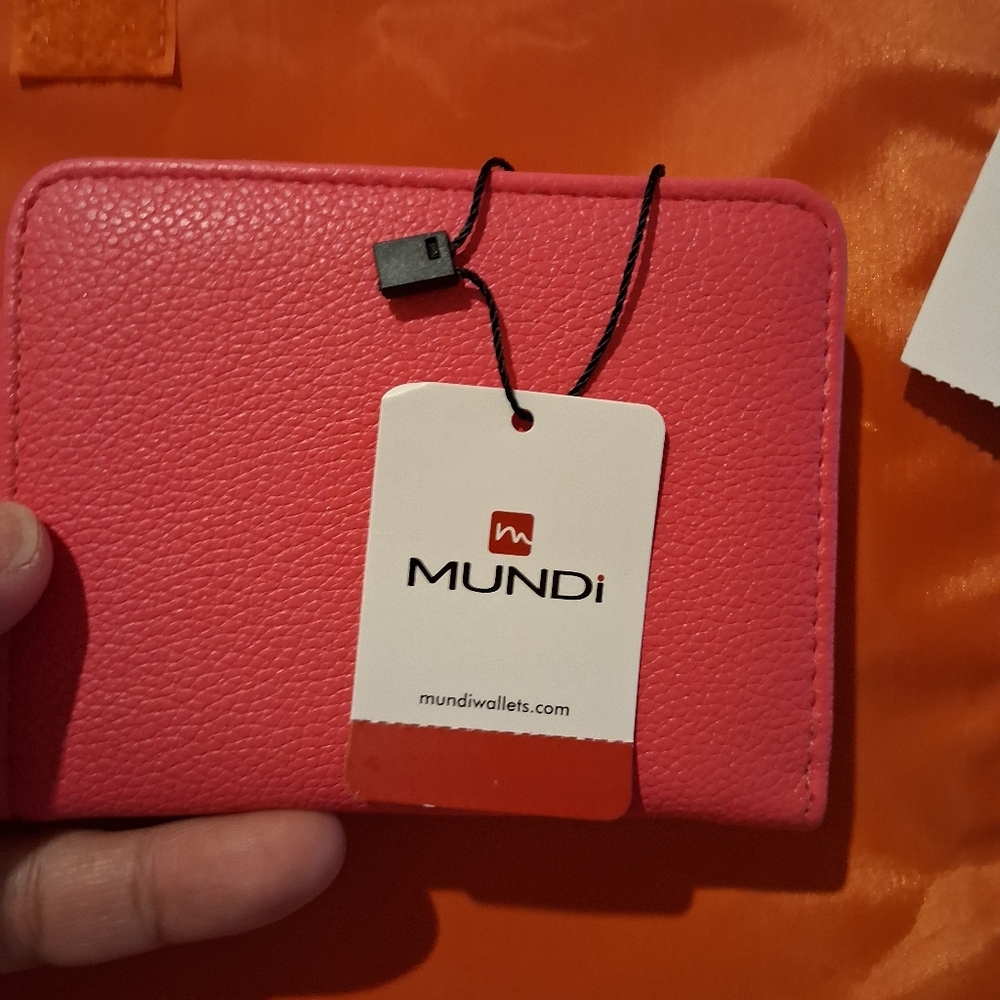 MUNDI Coral Pink Pebbled Card Holder